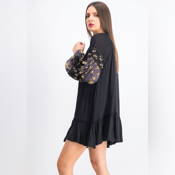 Free People Mix It Up Beaded
Embroidered High-Low Peasant Tunic - Picture 6 of 9